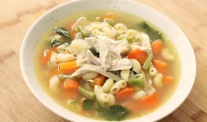 Resep Sup Ayam Makaroni Khas Amerika (Chicken Noodle Soup) Masakan Favorit Keluarga Anda